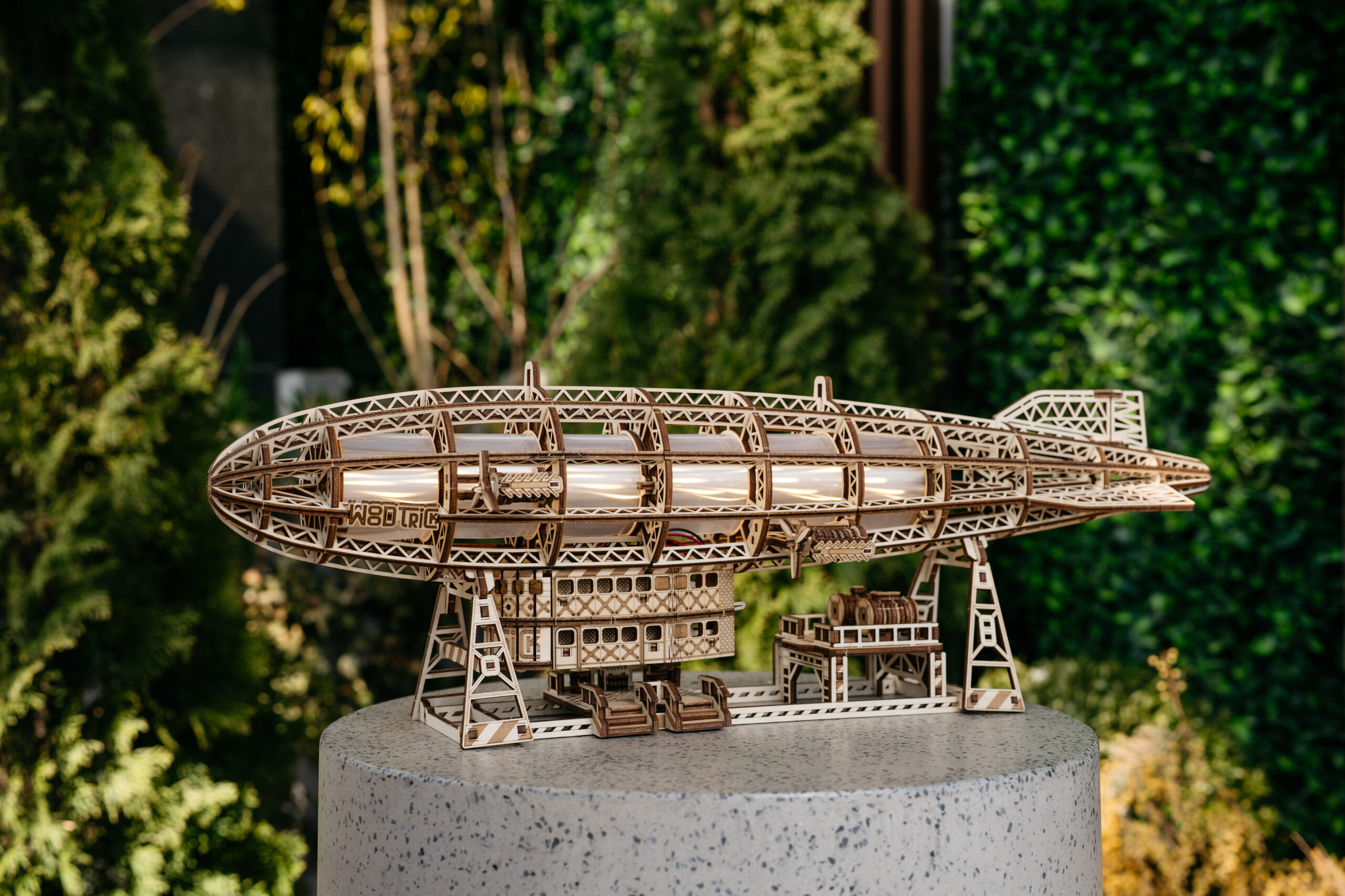 Luminous Zeppelin 3D Pusle - Image 5